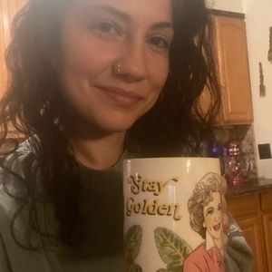 Meet your Posher, Angela